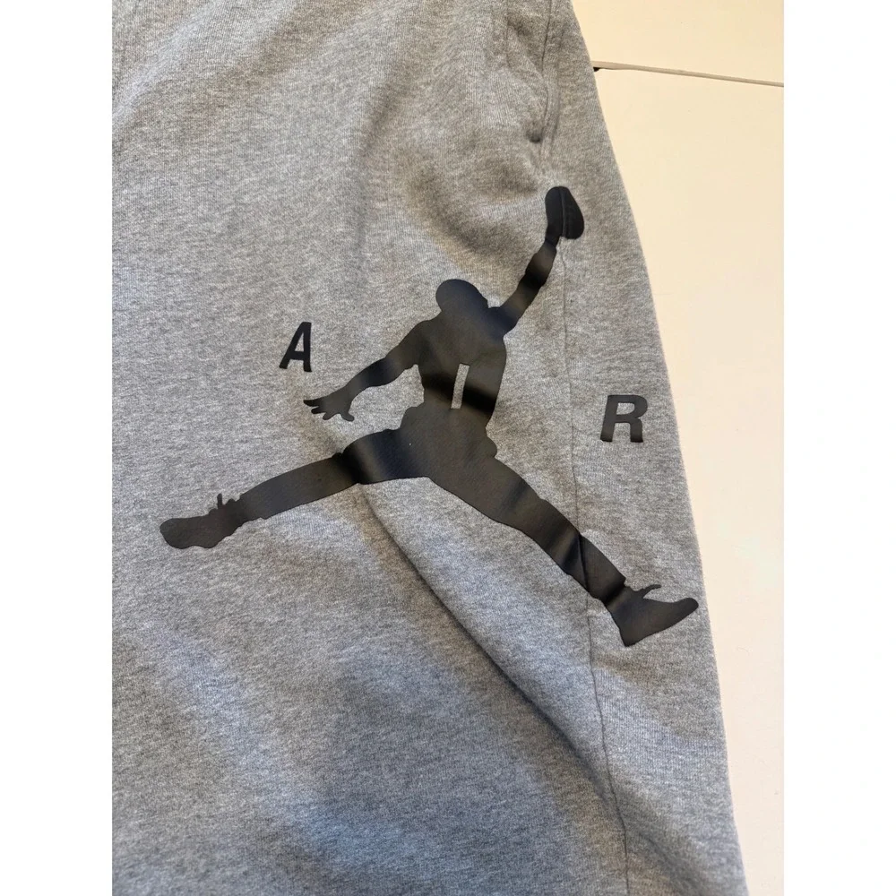 Jordan Jumpman Air Fleece Shorts Mens XXL Gray Black Logo Raw Hem Athletic Gym